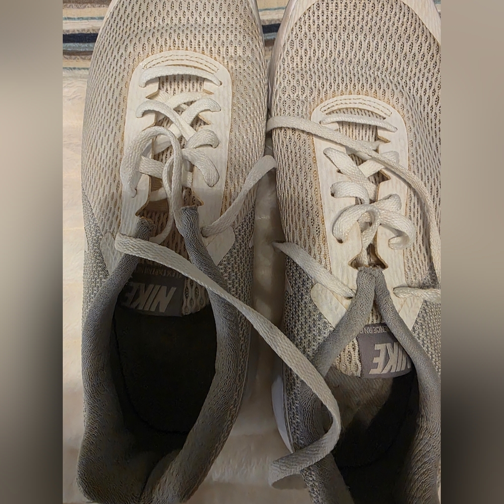 Nike Women's FLEX Experience Run Sneakers - Picture 5 of 11